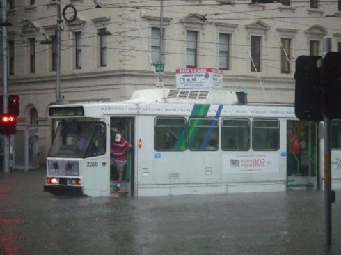 Gila, Hujan Es Sebesar Bola Tenis!