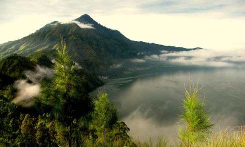 Batur-Caldera-Sunrise-Trekking-Bali-Hiking