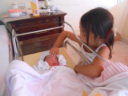 Kakak Kela and Adik Leo