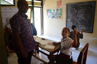 di-lingkungan-sd-no-2-bengkala