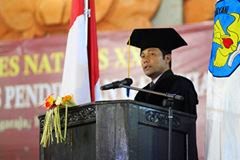 made-hery-santosa-saat-sampaikan-orasi